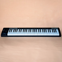 Controlador MIDI USB M-Audio Keystation MK3 61 Teclas Sensíveis