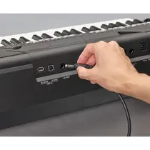 Teclado Arranjador Yamaha PSR-SX600 61 Teclas Sensitivas Entrada para Microfone Preto -  Bivolt