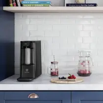 Purificador de Água Electrolux Experience Pure 4x Digital Compacto Preto - Bivolt